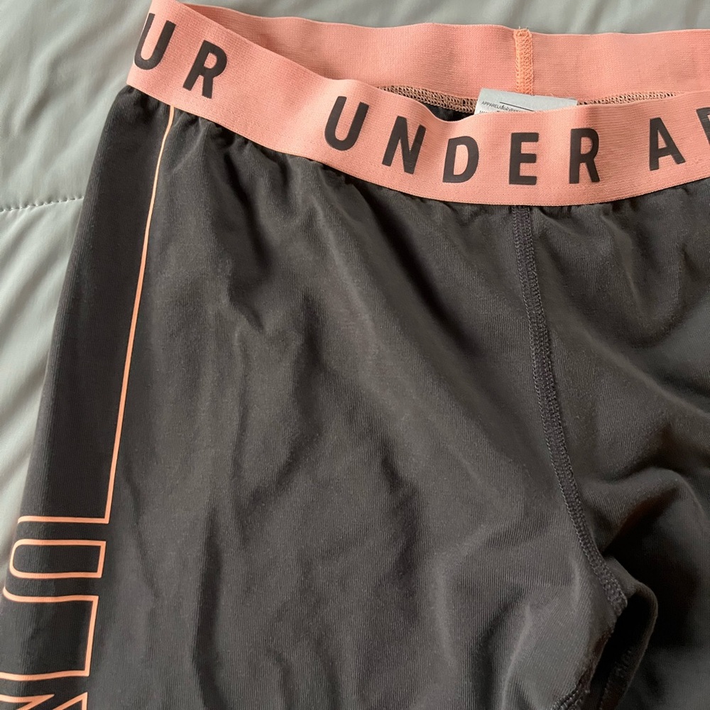 Women’s under armour leggings - peach and grey